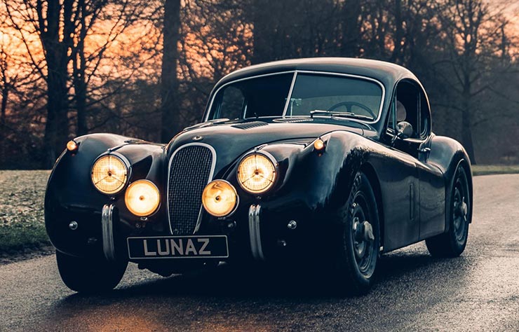 Jaguar XK120 convertie à la propulsion électrique par Lunaz