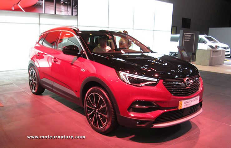 Opel Grandland X Hybrid4