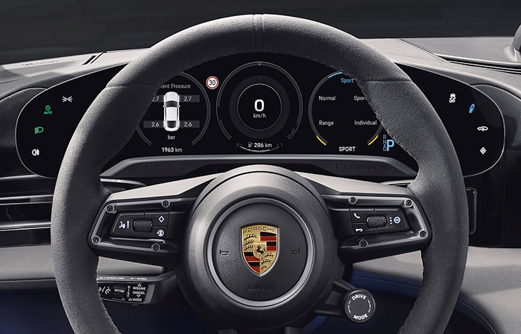 Tableau de bord de la Porsche Taycan électrique