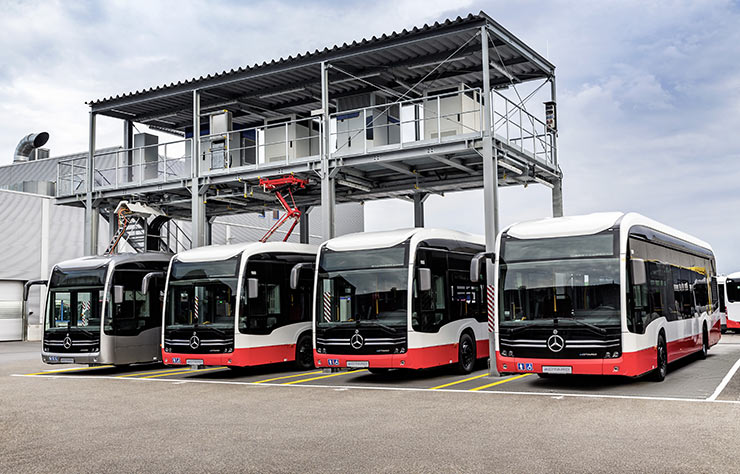 Autobus électrique Mercedes eCitaro à la station de recharge de Mannheim