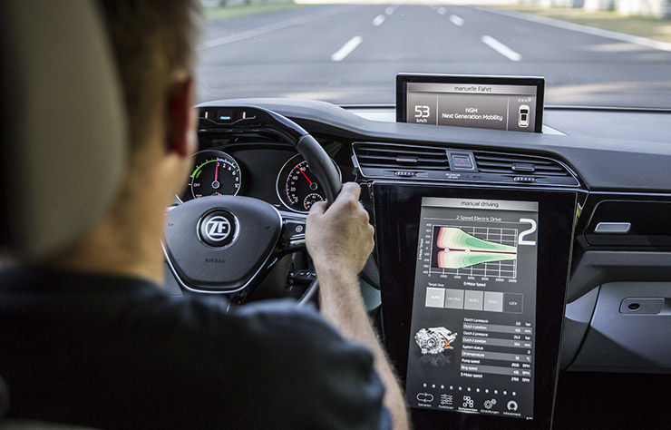 Prototype de voiture électrique avec boite de vitesses ZF