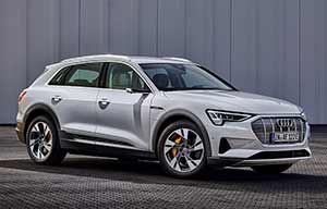 Audi lance une e-tron 50 Quattro plus abordable