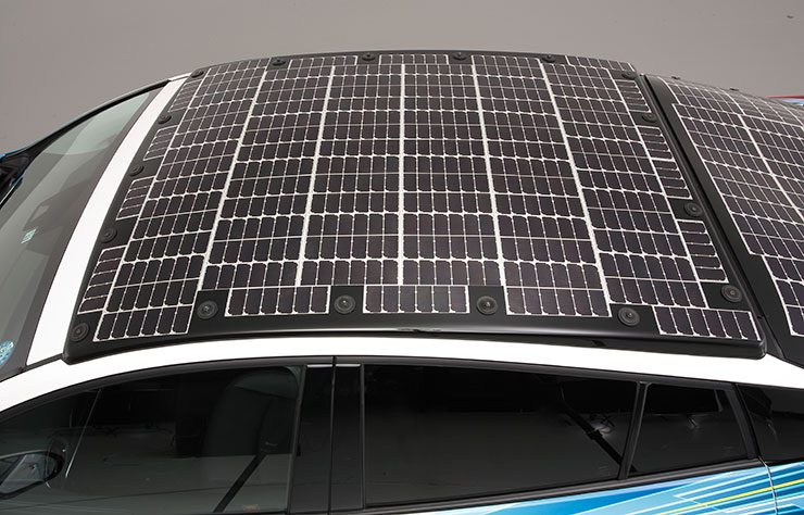 Prototype de Toyota Prius PHV avec cellules solaires Sharp