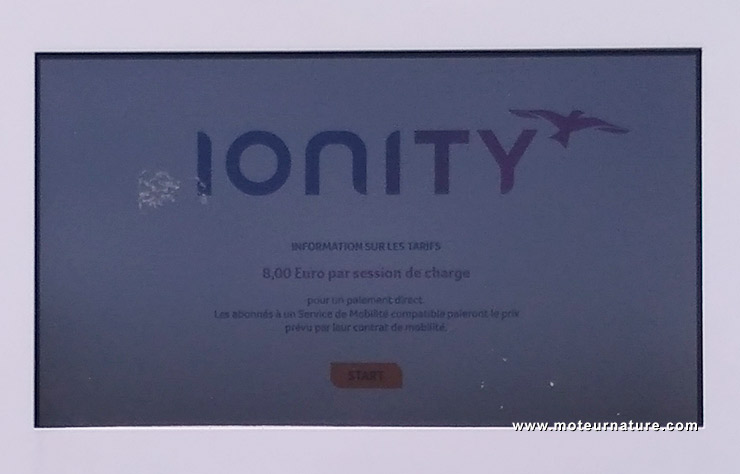 Station Ionity de bornes de recharge rapides