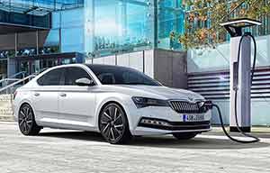 La Skoda Superb iV hybride rechargeable arrive enfin