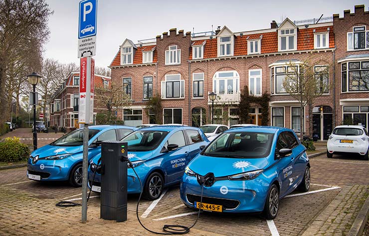 Borne de recharge bidirectionnelle avec des Renault Zoé