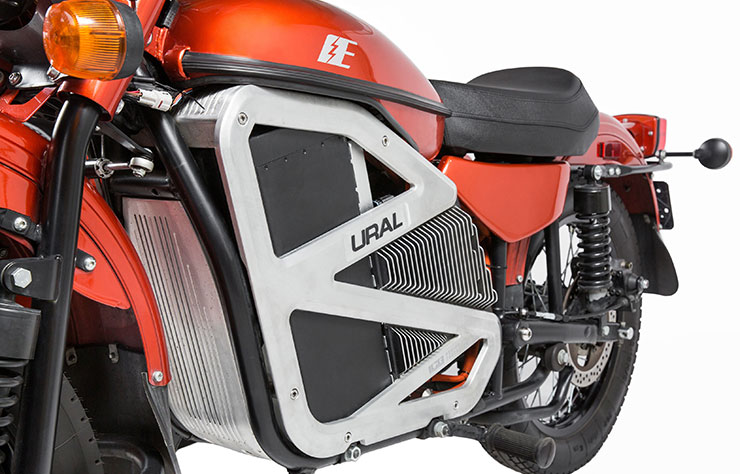 Prototype de moto électrique Ural avec sidecar