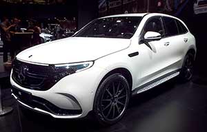 Mercedes 350 : 8 ; 6 ; maintenant à 4 cylindres, et demain électrique