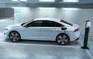 3008 et 508 Hybrid4 : les Peugeot hybrides rechargeables