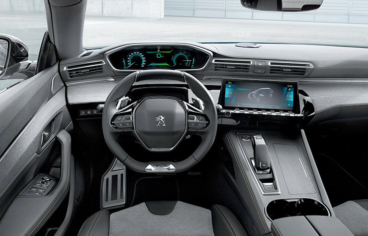 Intérieur d'une Peugeot 508 Hybrid4 PHEV