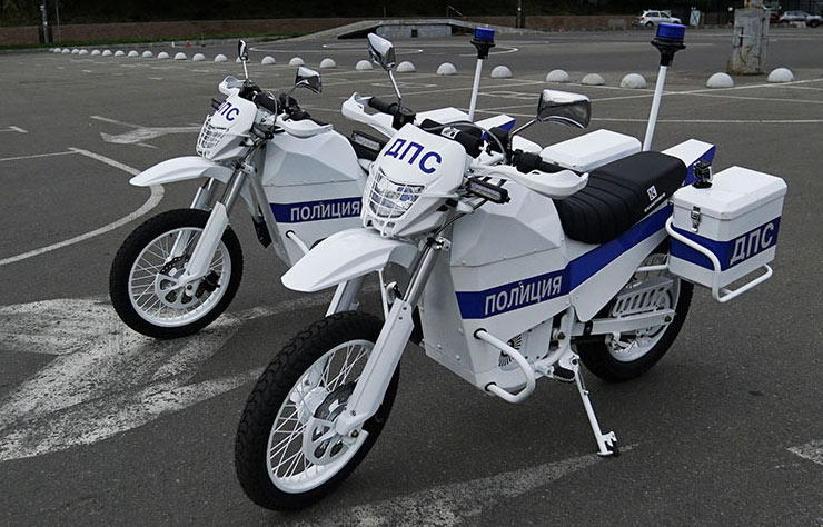 Moto électrique Kalashnikov pour la police