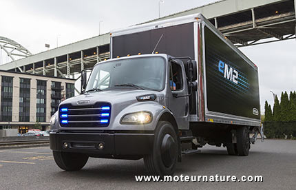 Freightliner eM2