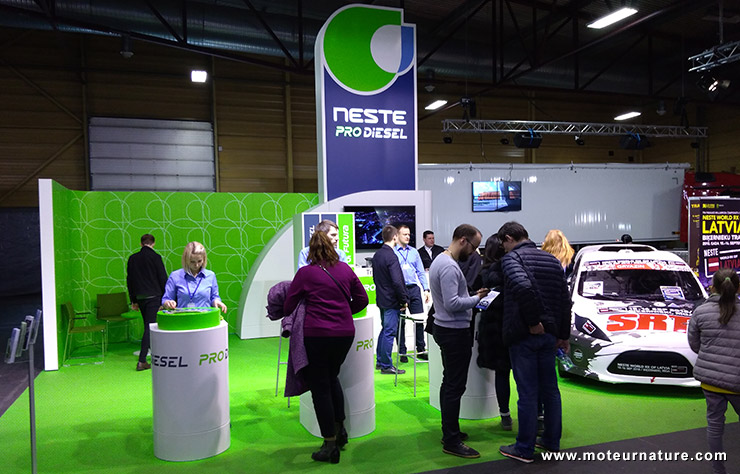 Stand Neste au salon de l'auto de Riga