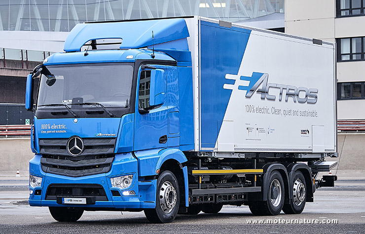 Poids lourd électrique Mercedes eActros