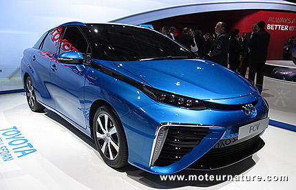Toyota Mirai à pile à combustible alimentée par de l'hydrogène