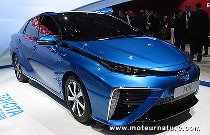 Toyota Fuel Cell sedan