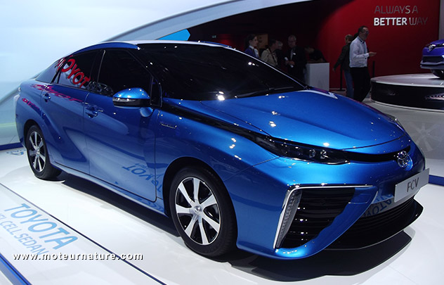 Toyota Fuel Cell sedan