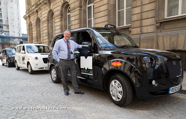 Taxi hybride rechargeable à Londres