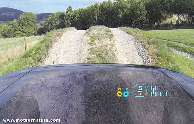 Avec un capot transparent, Land Rover montre les roues