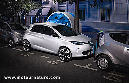 Une Renault Zoé sur une borne Autolib