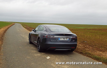 Tesla Model S P90D