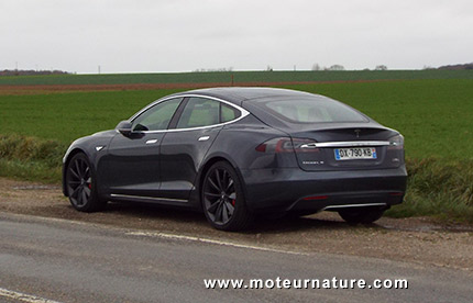 Tesla Model S P90D