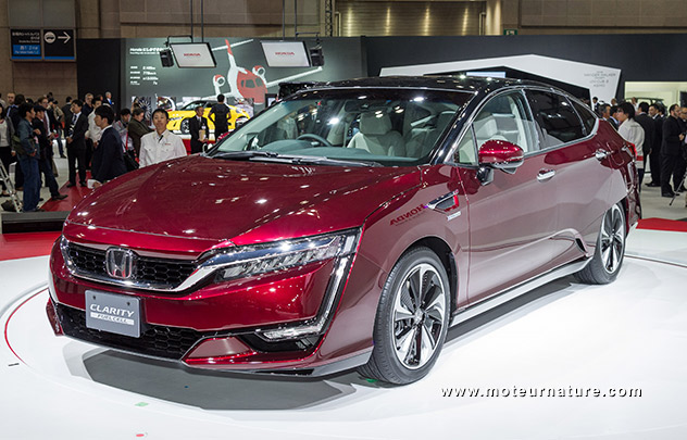 Honda FCX Clarity avec pile à combustible à hydrogène