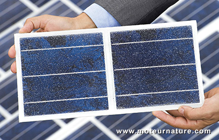 Colas invente Wattway, revêtement routier photovoltaïque