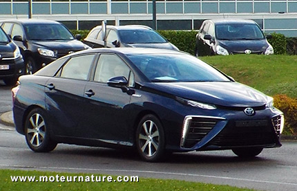 Toyota Mirai à hydrogène avec une pile à combustible