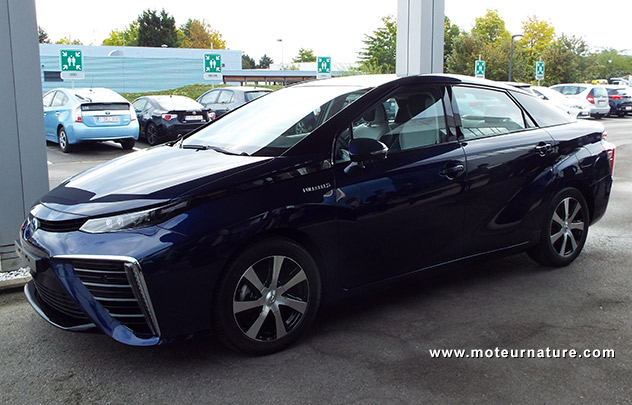 Toyota Mirai à hydrogène avec une pile à combustible