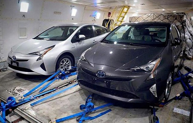 Toyota Prius 4, 2 bonnes photos