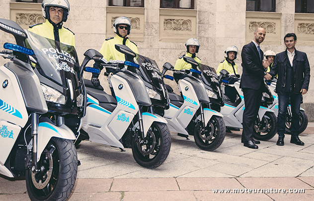 La police sarde séduite elle aussi par le BMW C Evolution