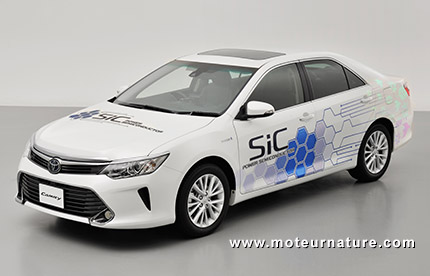 Toyota Camry hybride avec semi-conducteurs en carbure de silicium