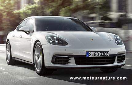 Porsche Panamera 4 E-Hybrid