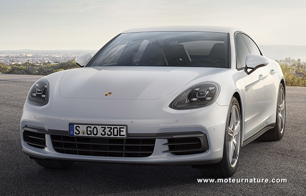 Porsche Panamera 4 E-Hybrid