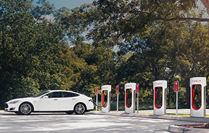Des superchargeurs Tesla à 145 kW