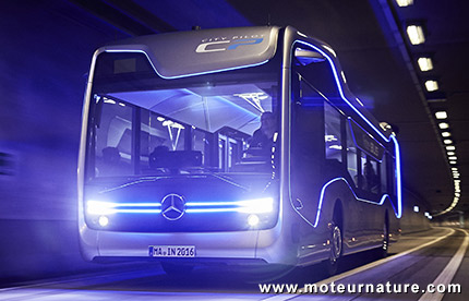 Autobus Mercedes avec CityPilot