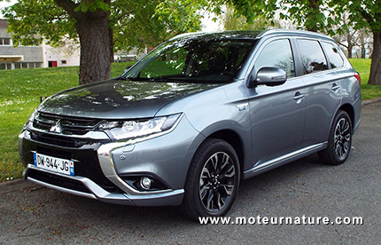 Mitsubishi Outlander PHEV hybride rechargeable