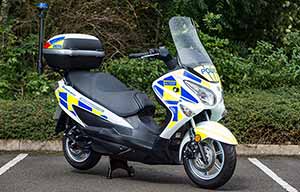 La police en scooter à hydrogène à Londres