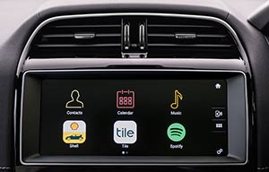 Le plein, la recharge, le parking... Quand la voiture paie