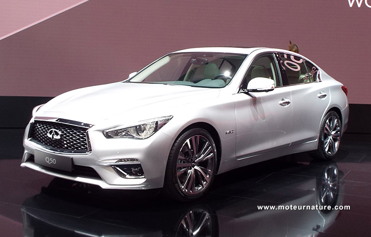 Infiniti Q50 hybride