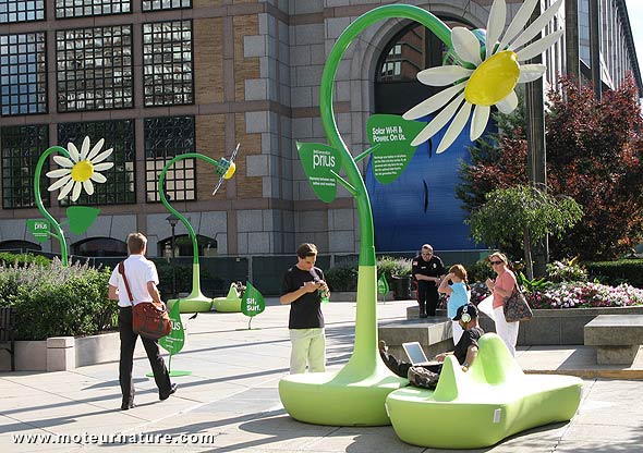 Fleur solaire pour promouvoir la Prius