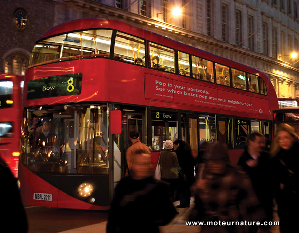 Autobus anglais Routemaster hybride