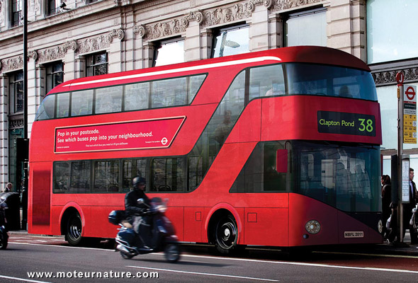 Autobus anglais Routemaster hybride