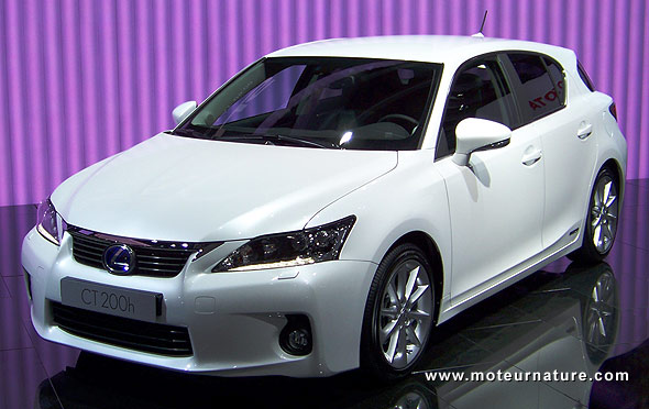 Lexus CT200h