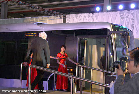 Warren Buffet et l'autobus BYD K9