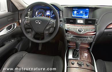 Infiniti M35h hybride