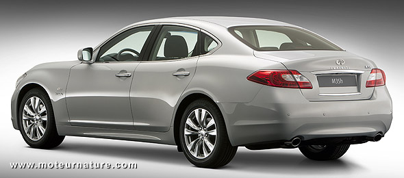 Infiniti M35h hybride