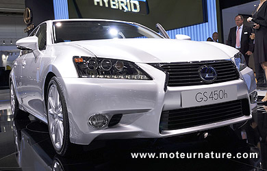 La Lexus GS450h à 137 g/km de CO2