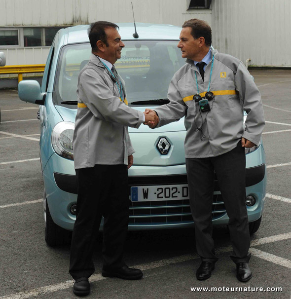 Carlos Ghosn, PDG de Renault, et Eric Besson, ministre de l'Industrie